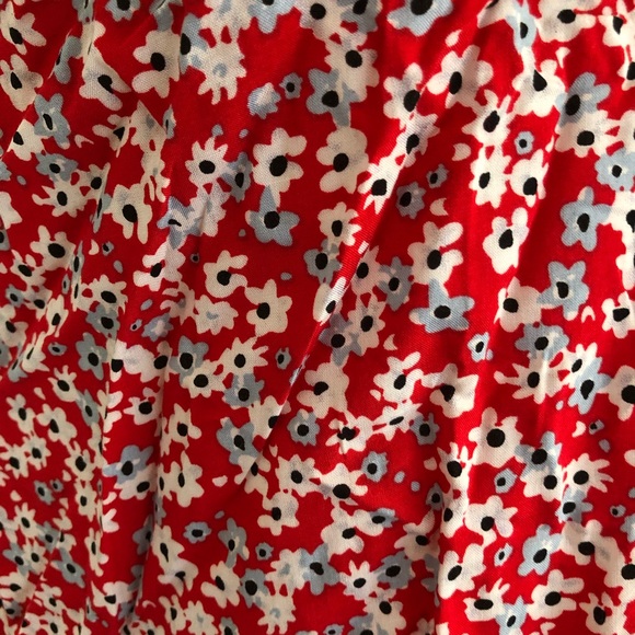 BOHEMIAN TRADERS ’Claire Cami’in paper daisy, cowl neck, red floral, size Medium - Picture 4 of 7